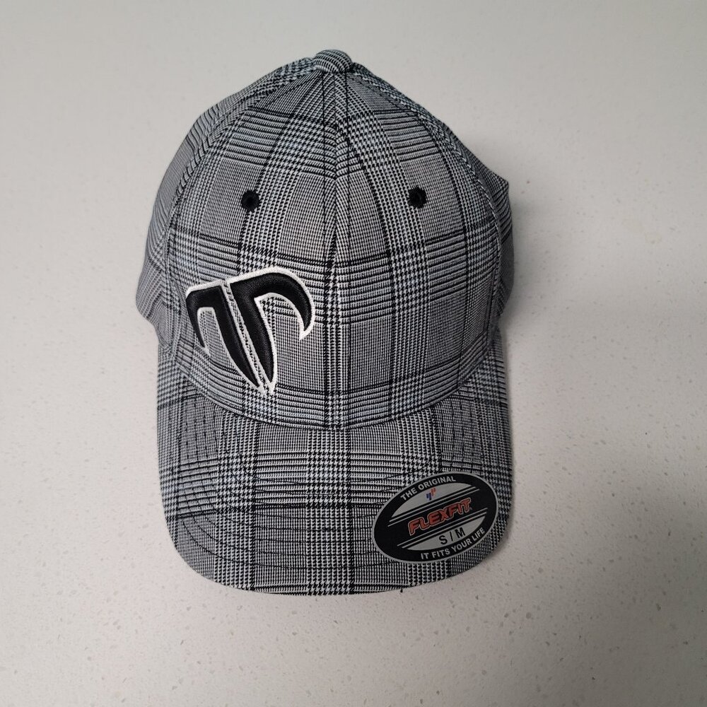 Rank Bull Men's Fitted Gray Black Plaid Cap Hat Icon Flexfit Brand New